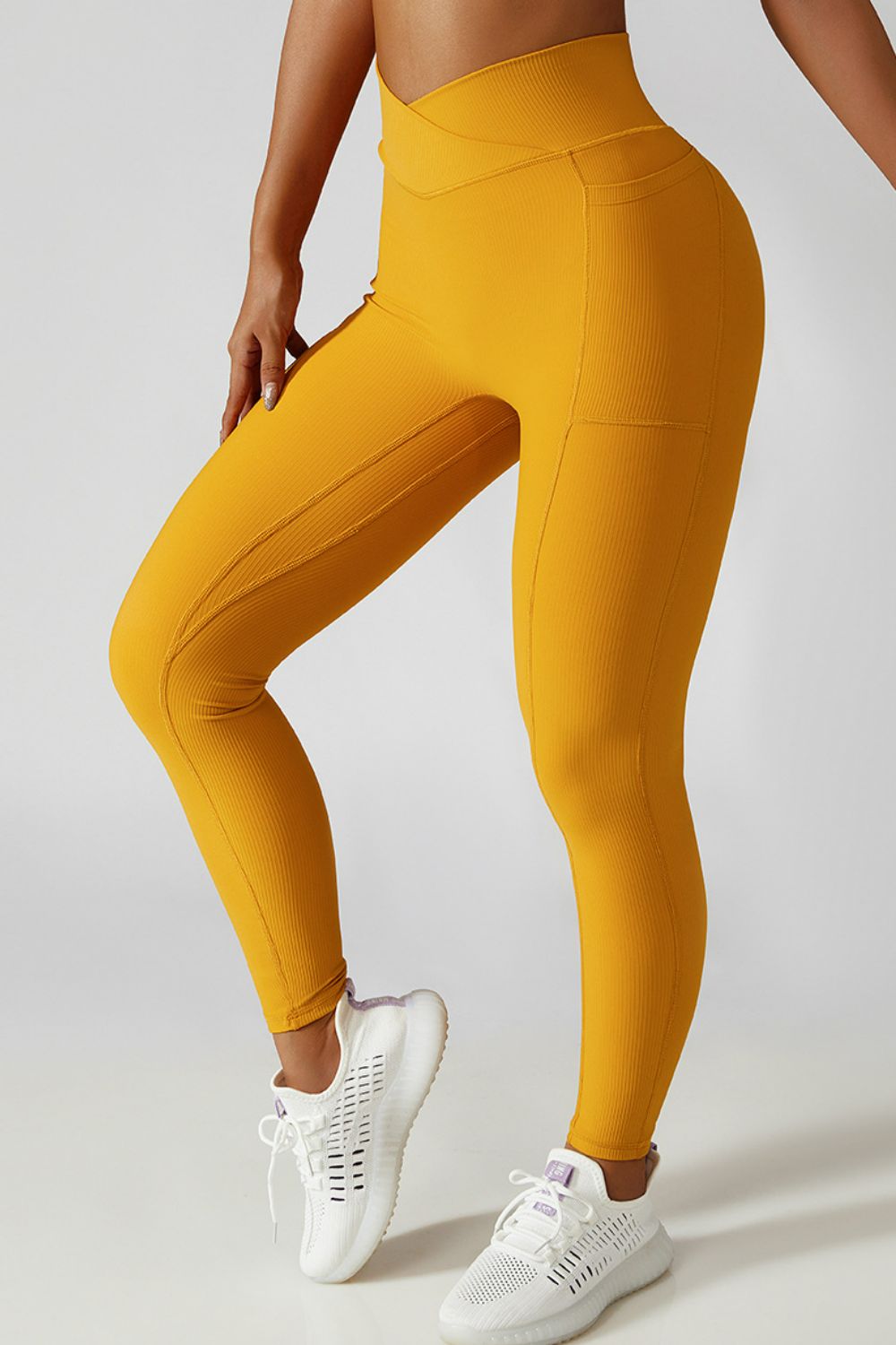 Leggings activos con cintura cruzada Basic Bae