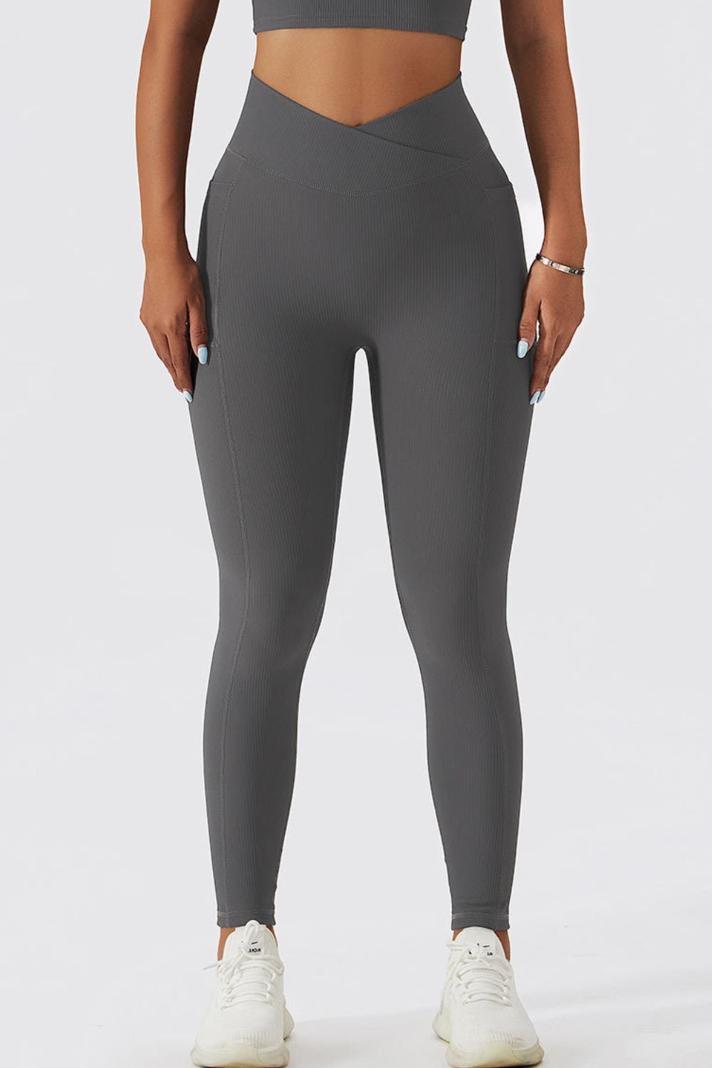 Leggings activos con cintura cruzada Basic Bae