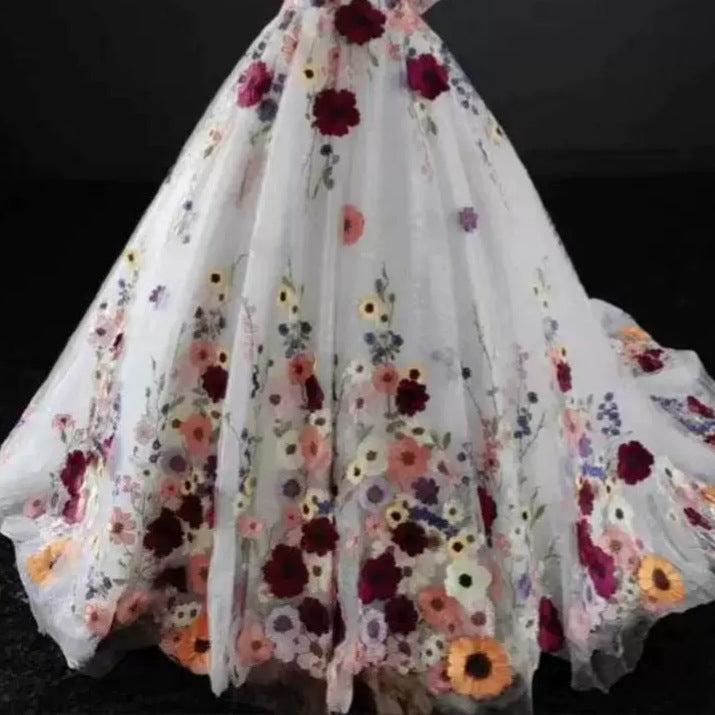 Robe de banquet en fil de bienvenue à fleurs exquises