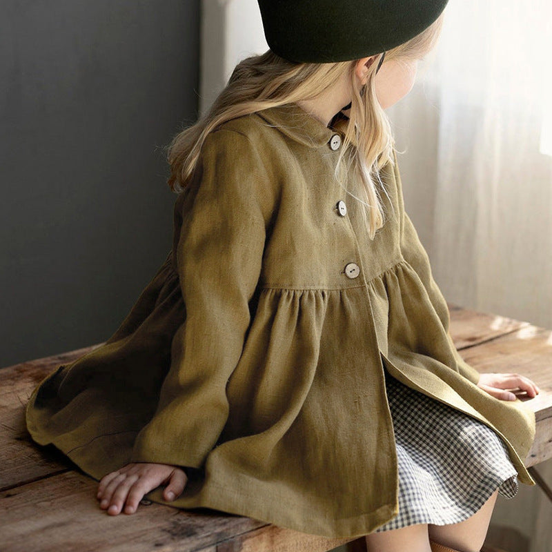 Un long trench-coat pour bébé fille