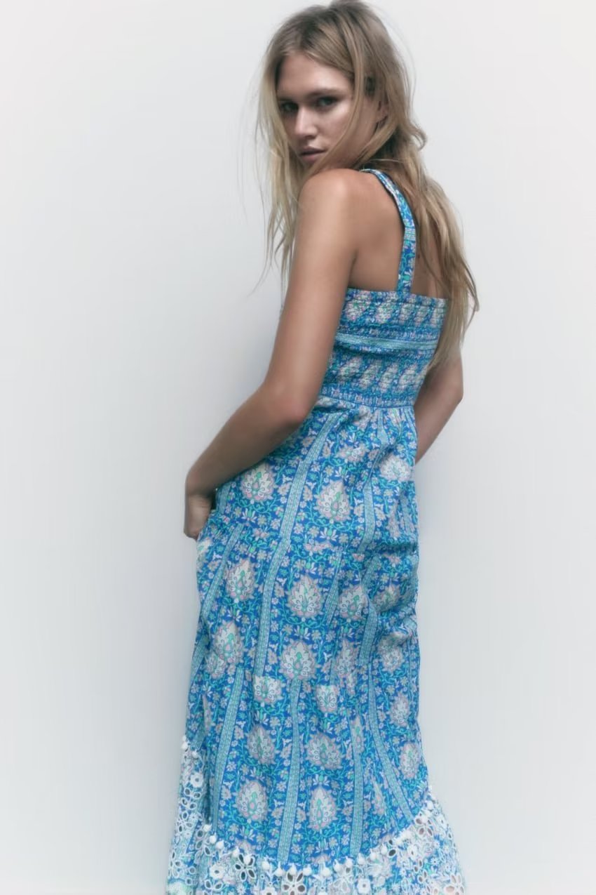 Women Wear Printed Maxi Dress