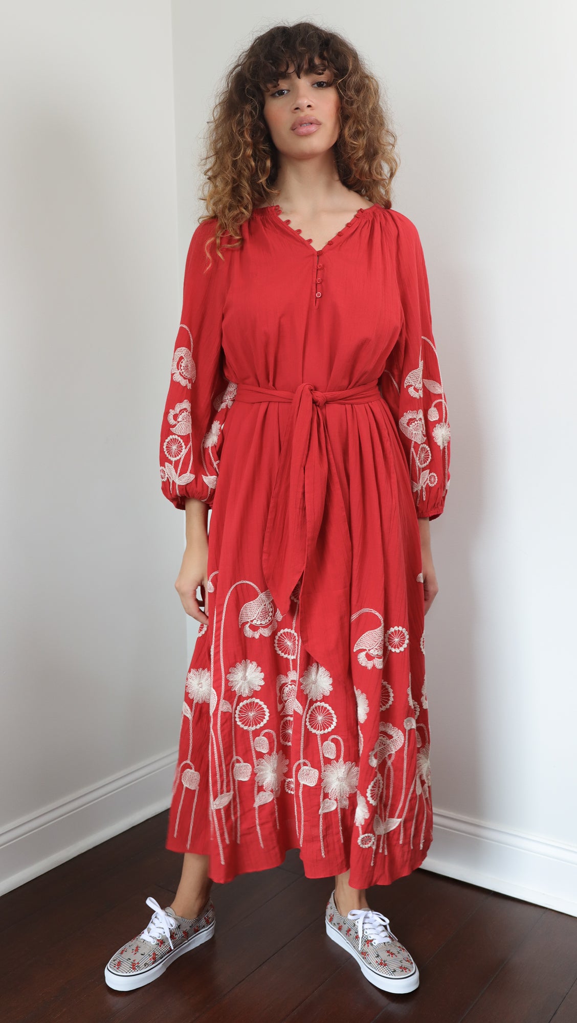 Vestido con vuelo grande de algodón bordado para vacaciones de Nuevos Bohemios para mujer