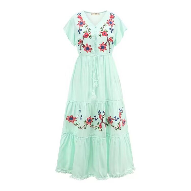 Vestido de vacaciones de flores bordadas exquisitas nicho elegante para vacaciones de verano para mujer