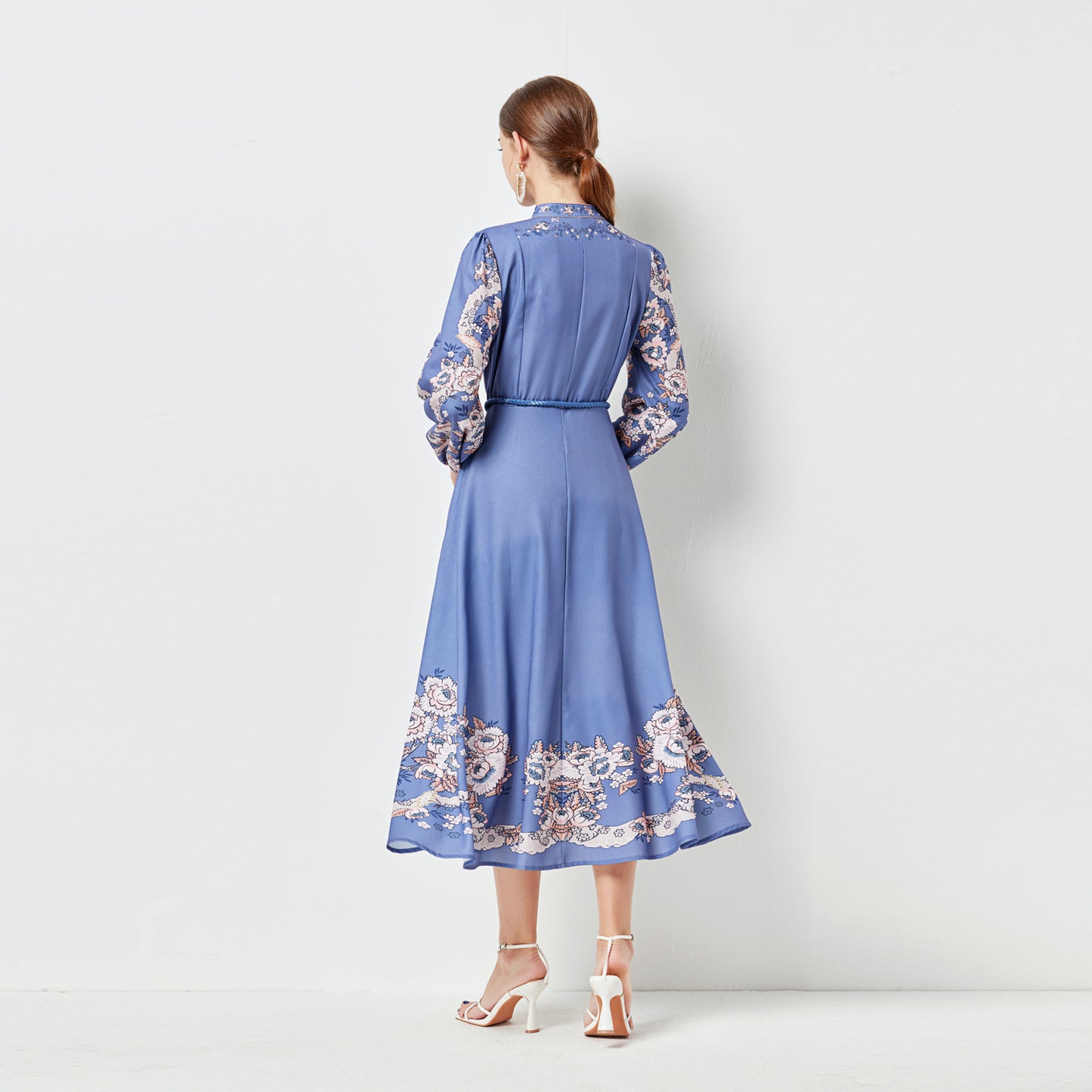 Femmes printemps et été femmes positionnement imprimé simple boutonnage ceinture robe lanterne manches poche mi-longue robe