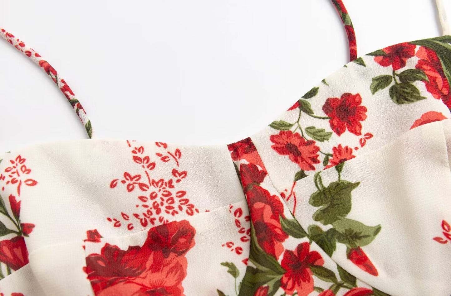 Robe courte d'été à bretelles spaghetti nouées à la française Robe dos nu de haute qualité à fleurs rouges rétro à col en V pour femmes