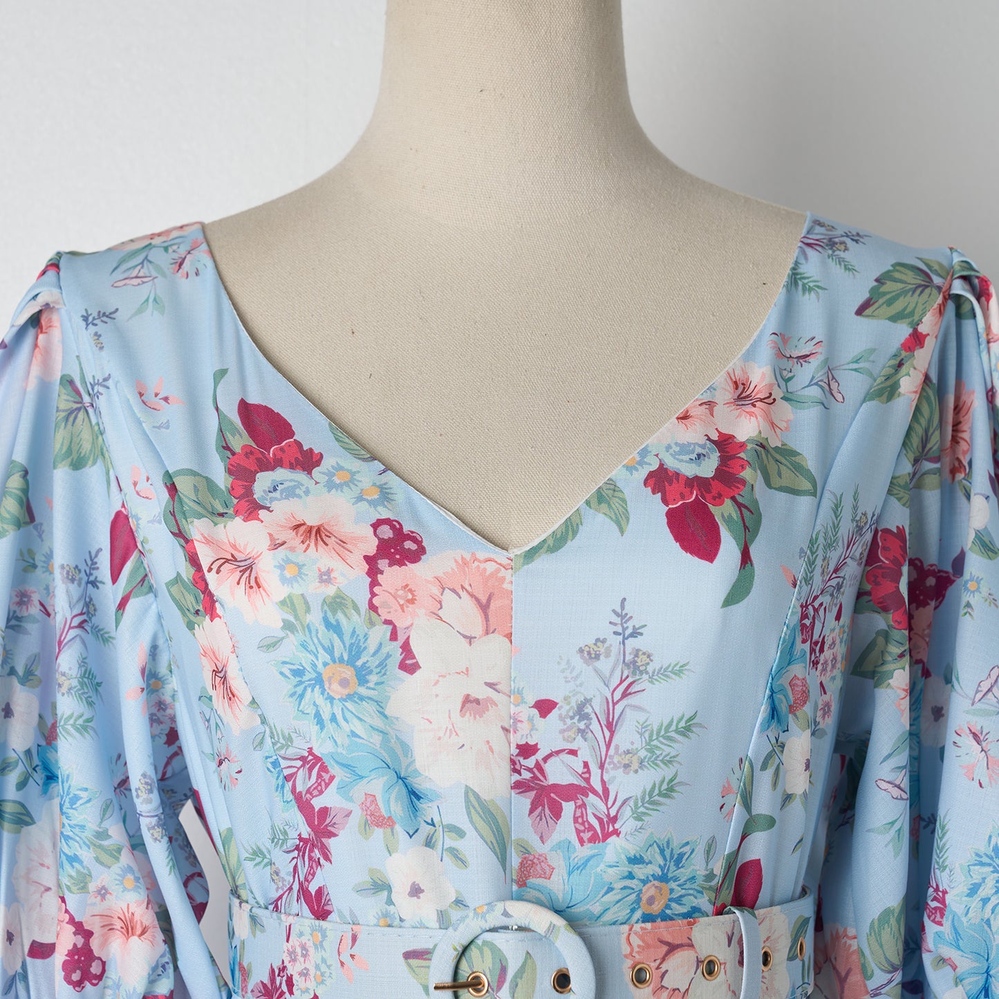 Robe de vacances élégante à col en V et manches bouffantes, imprimée, taille serrée, grande taille, style trapèze, printemps été