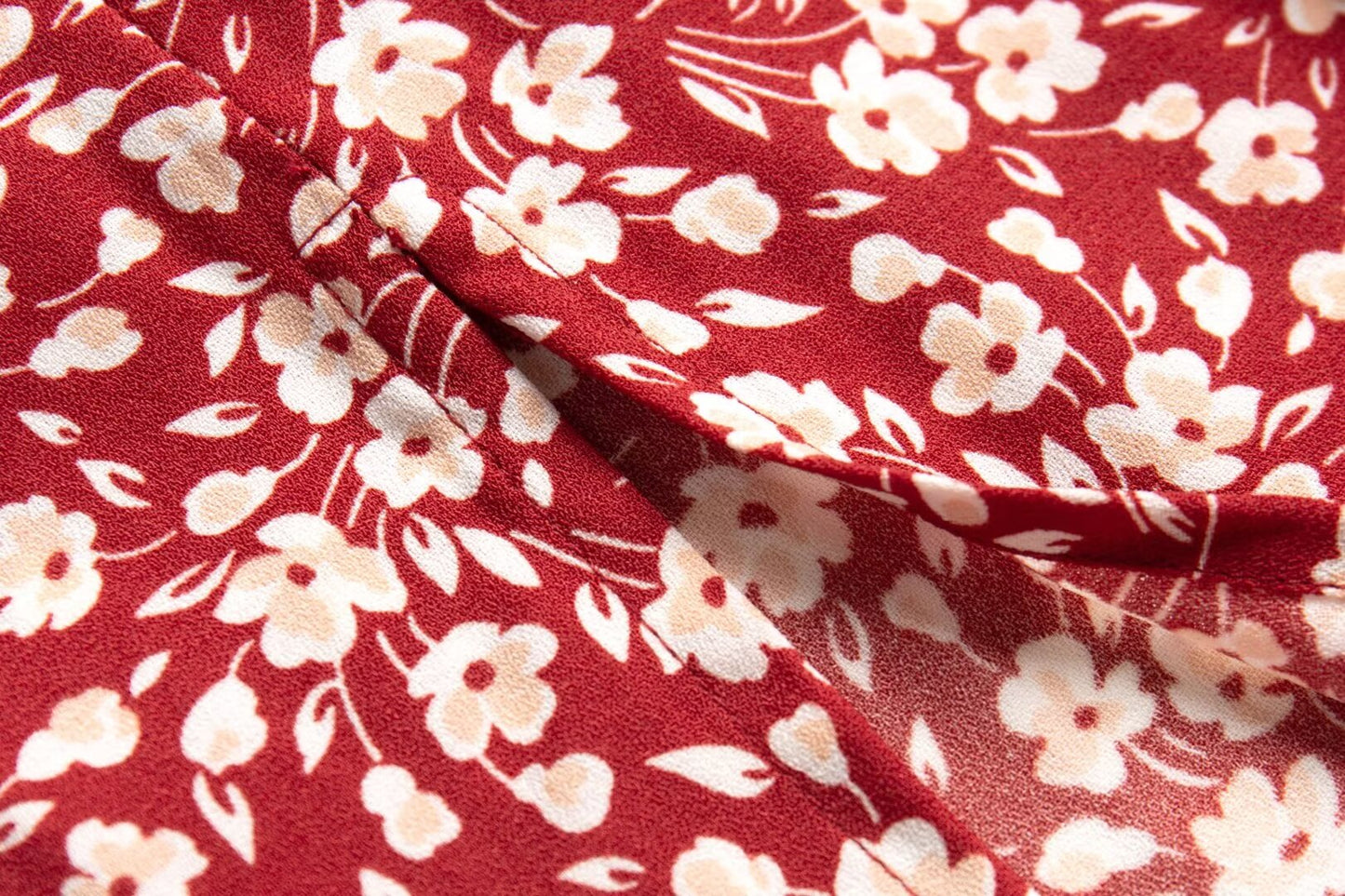 Robe mi-longue sexy dos nu à imprimé floral et col rond pour les vacances françaises