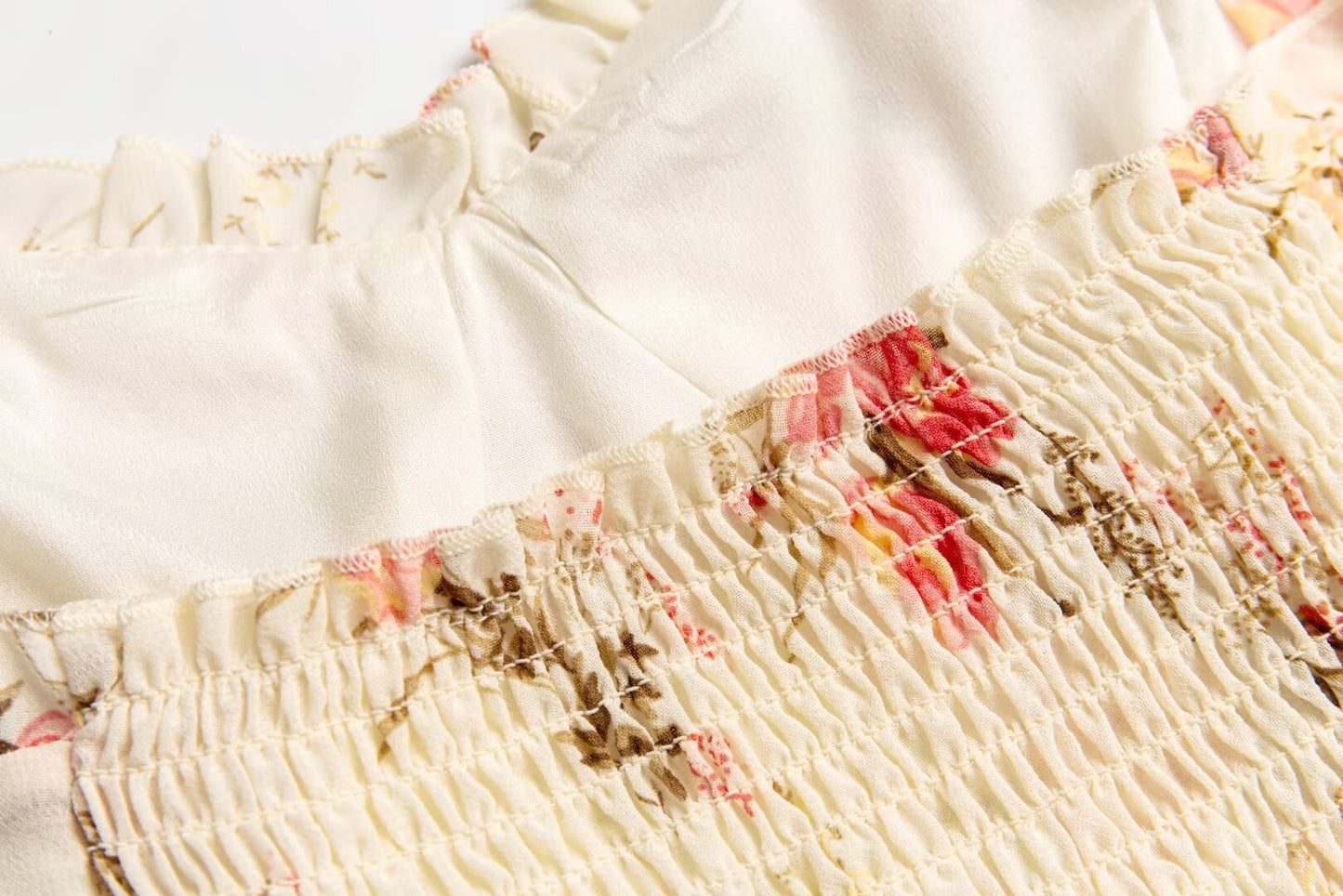 Robe camisole imprimée beige décontractée à texture printanière pour les vacances