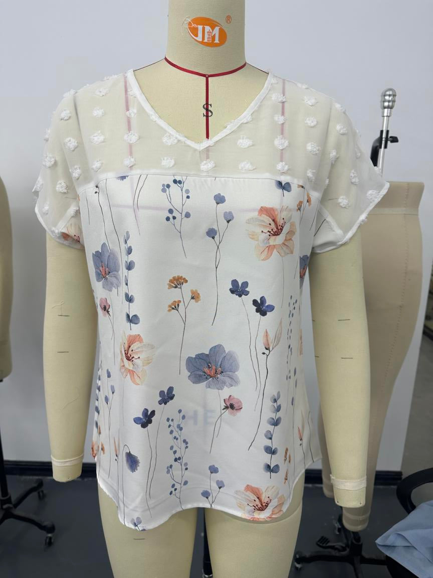 Camiseta de manga corta con costuras de encaje estampadas con cuello en V de tendencia de verano para mujer