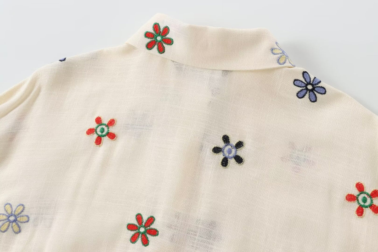 Ropa de mujer Camisa bordada con flores de verano Traje con culotte bordado