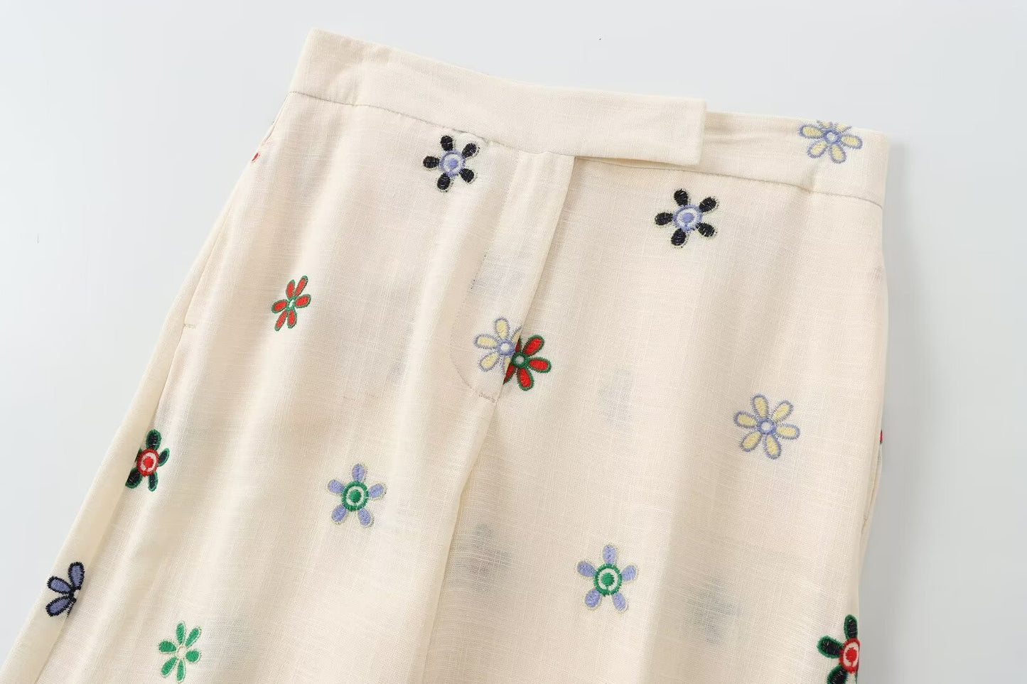 Ropa de mujer Camisa bordada con flores de verano Traje con culotte bordado