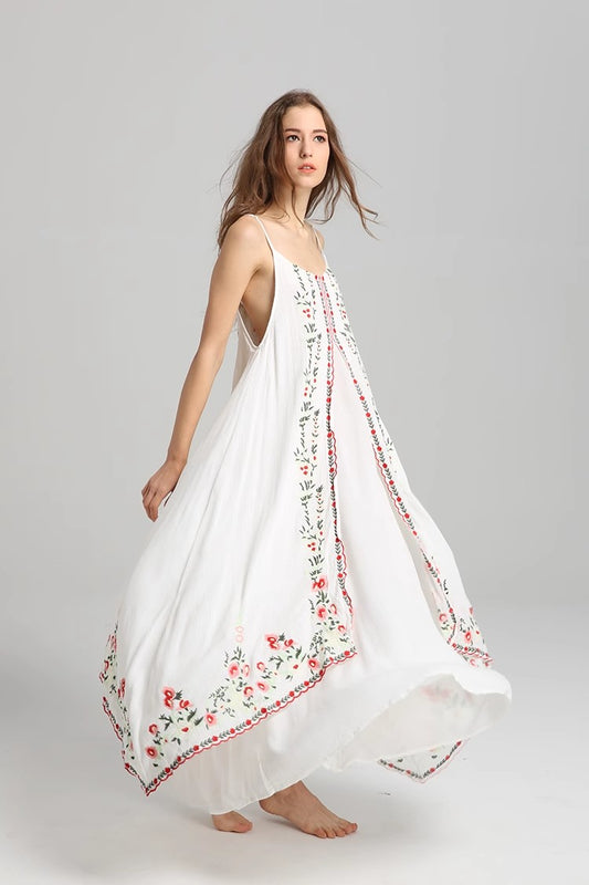 Robe en coton brodée