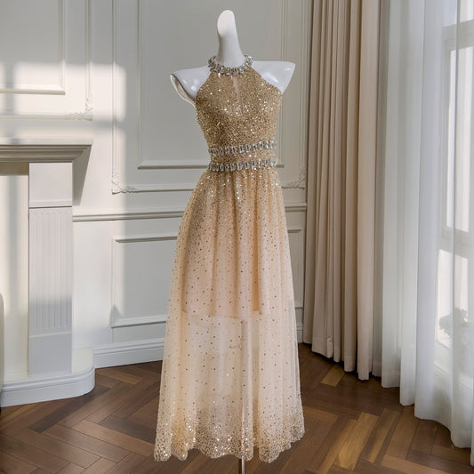 Robe longue en gaze à sequins pour le dîner