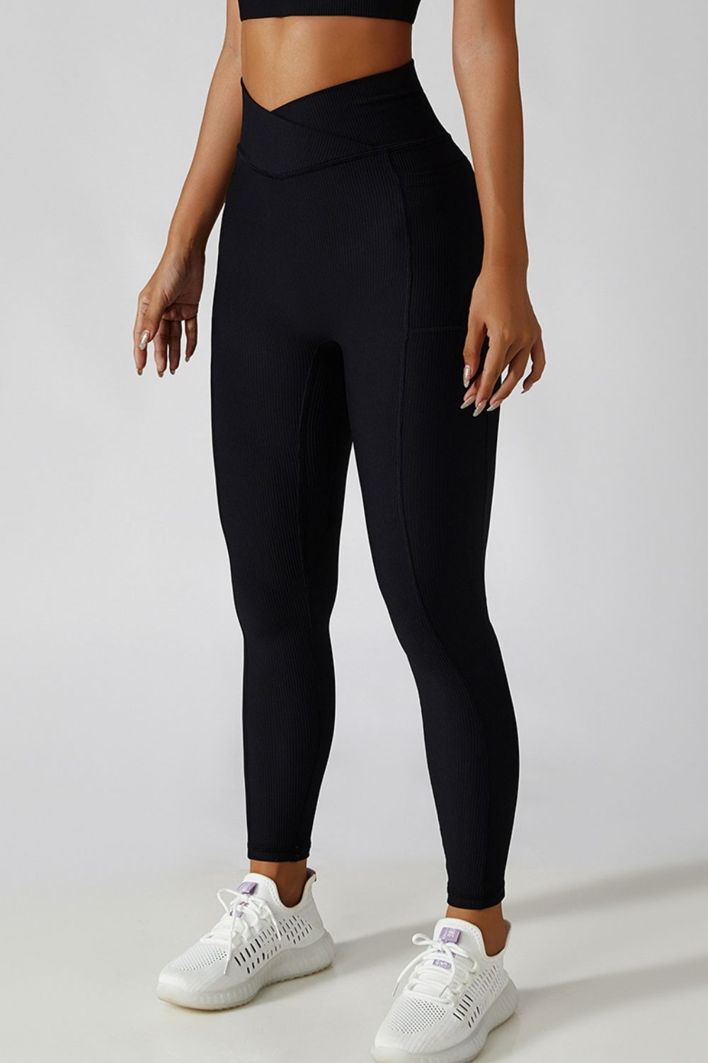 Leggings activos con cintura cruzada Basic Bae