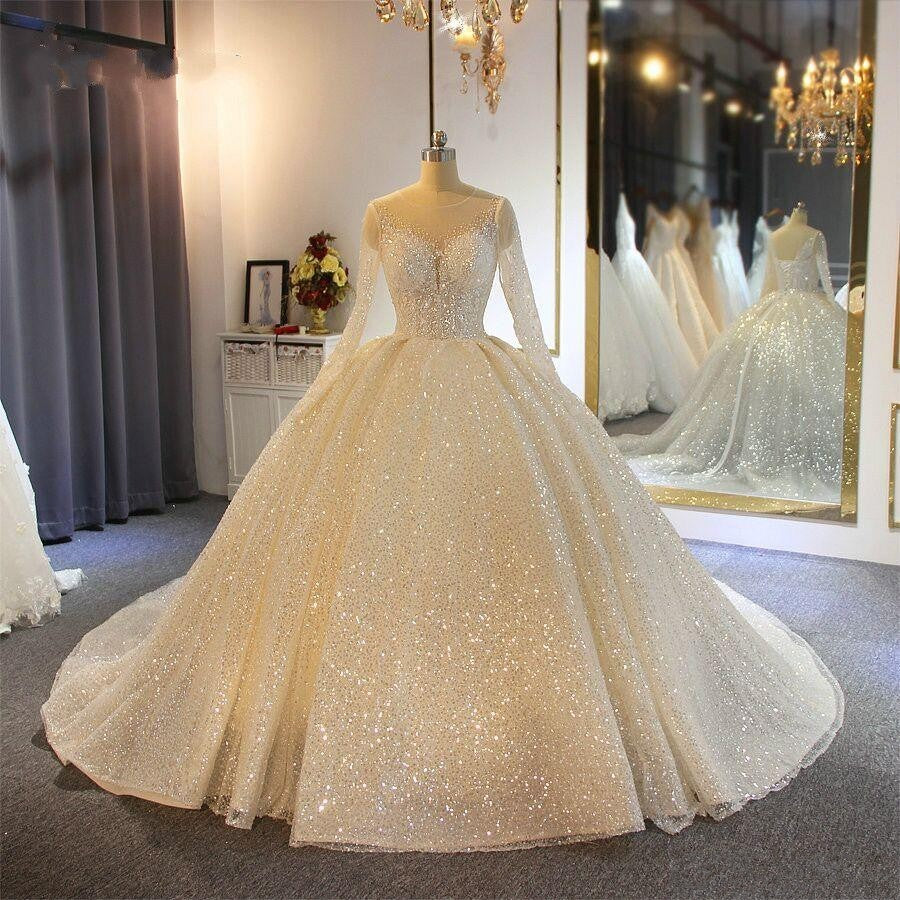 Robe de mariée taille haute à manches longues et col rond