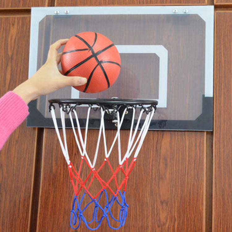 Tablero de baloncesto infantil informal montado en la pared transparente