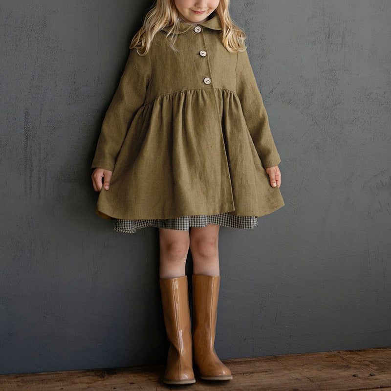 Un long trench-coat pour bébé fille