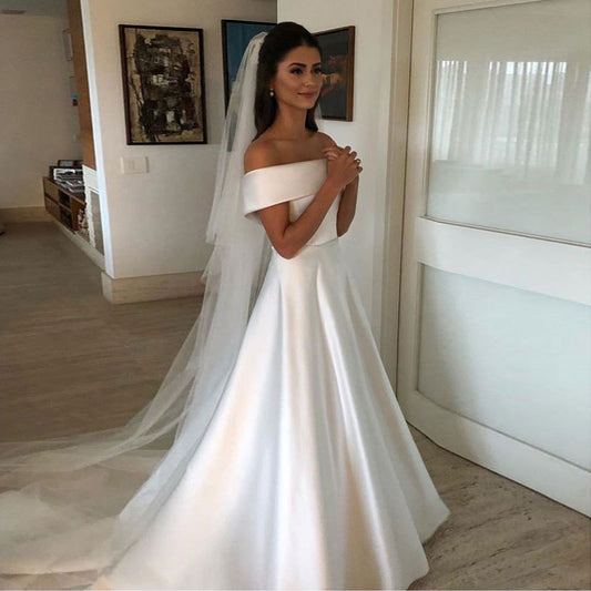 Robe de mariée simple à col rond pour femme