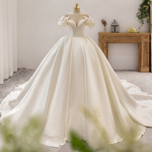 Petite robe de mariée haut de gamme pour mariée française