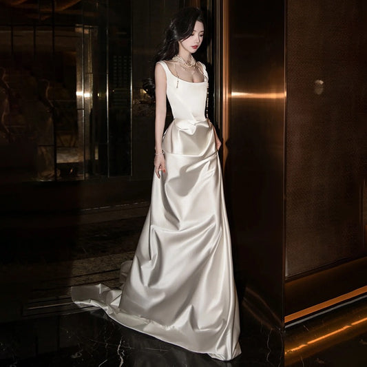 Robe de soirée étoile en voile de mariage à bretelles en satin de style français