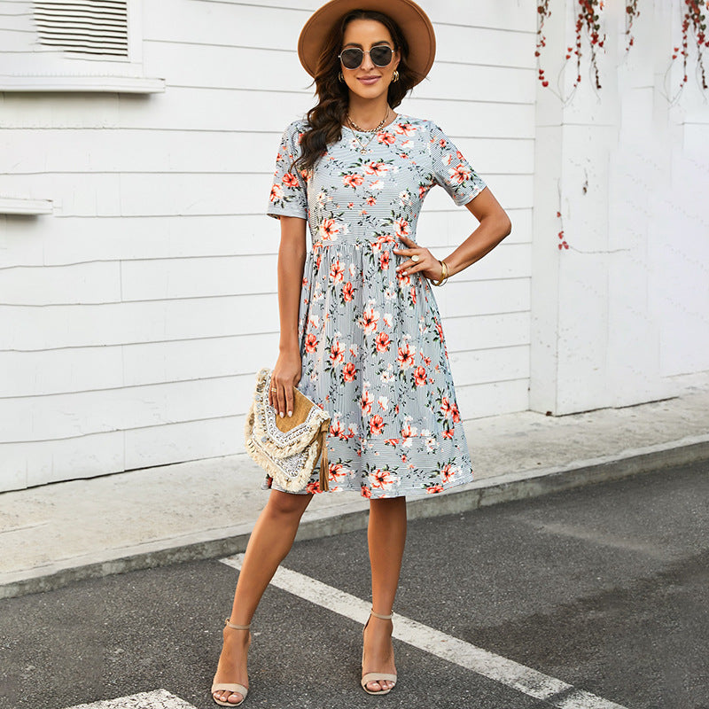 Vestido de mujer con estampado floral a rayas