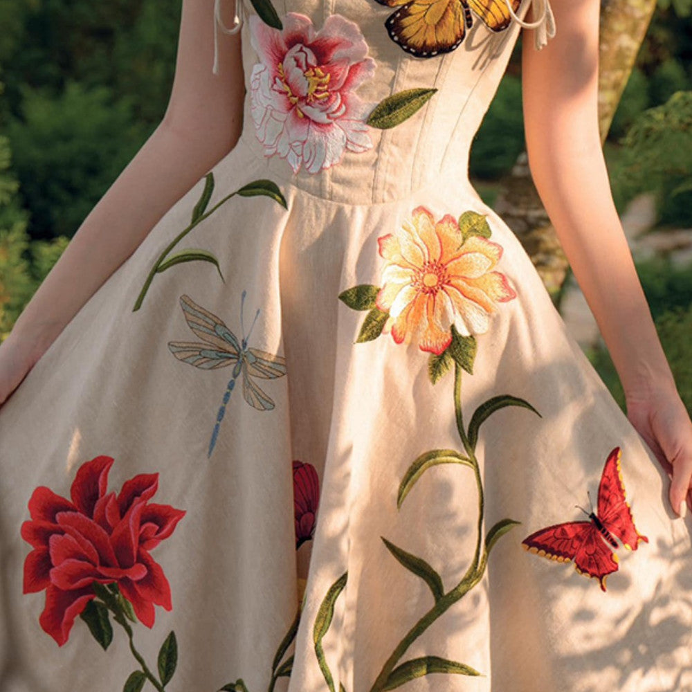 Robe à bretelles vintage à fleurs élégantes