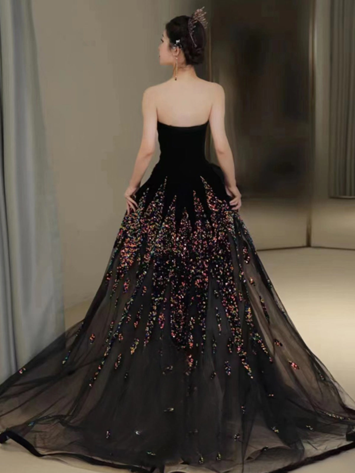 Robe de soirée plongeante à tempérament de mode pour femmes