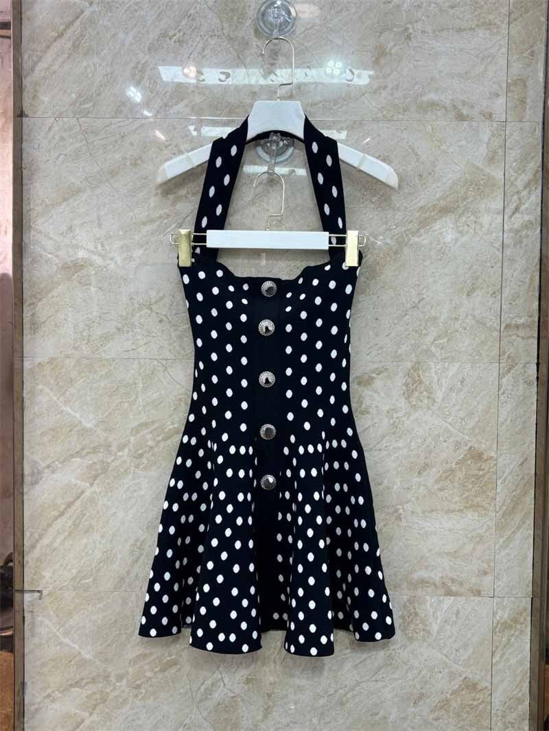 Vestido halter de jacquard con lunares y estilo femenino reductor de edad dulce y picante