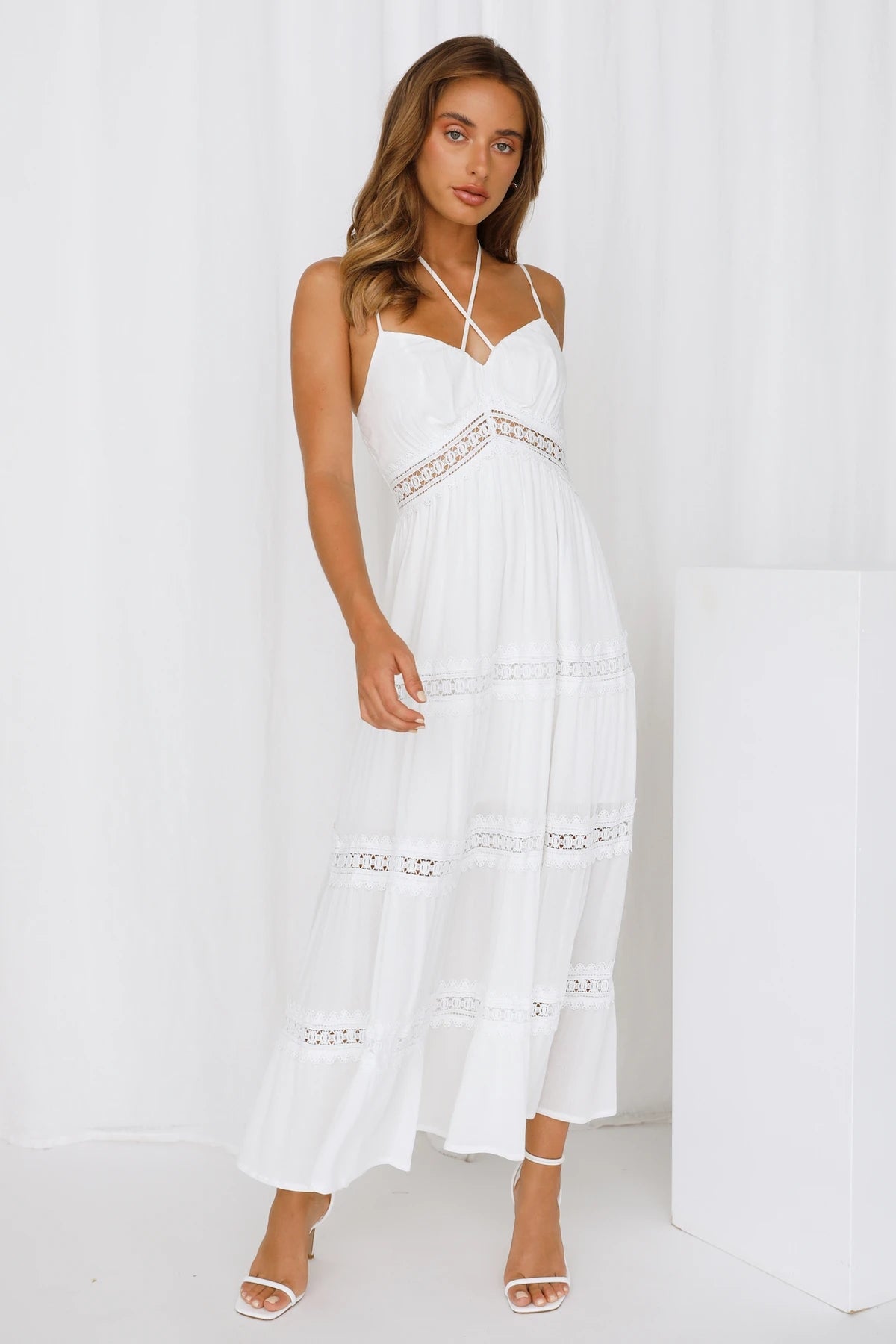 Vestido de verano de primavera nueva moda Simple cuello en V pecho con cordones blanco una línea vestido de mujer