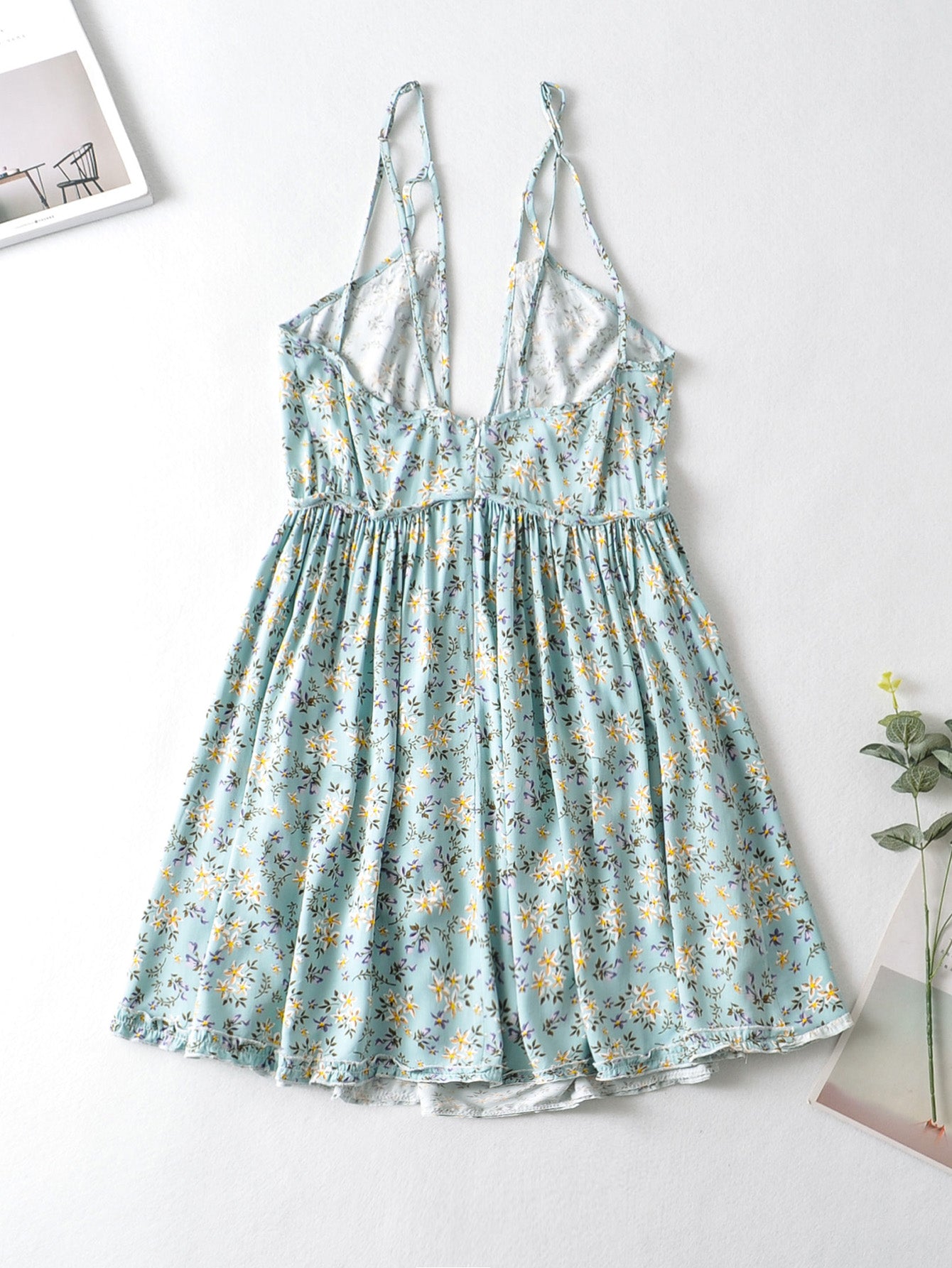 Vestido playero con cuello en V, floral, cintura ajustada, sin espalda, con tirantes para vacaciones