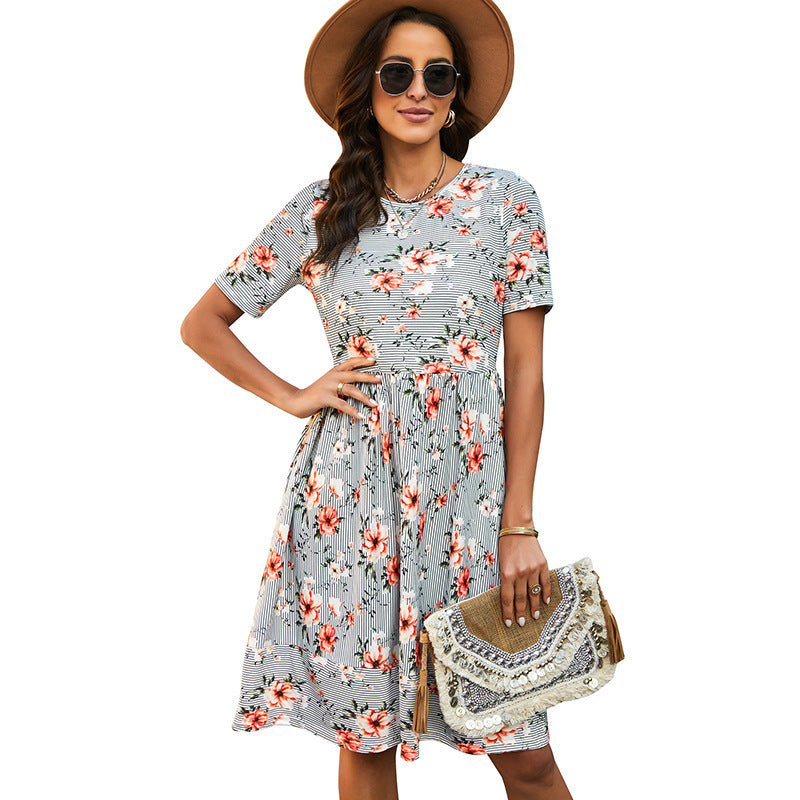 Vestido de mujer con estampado floral a rayas