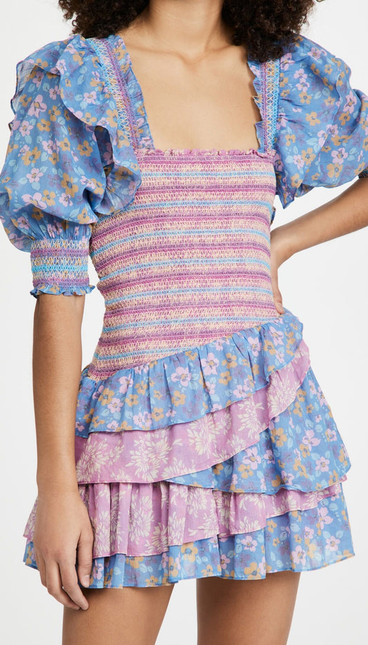 Début du printemps femmes vêtements col carré à volants conception robe imprimée pour les femmes smocké Patchwork Macthing