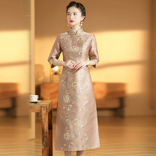 Robe Cheongsam améliorée à fleurs et oiseaux en jacquard