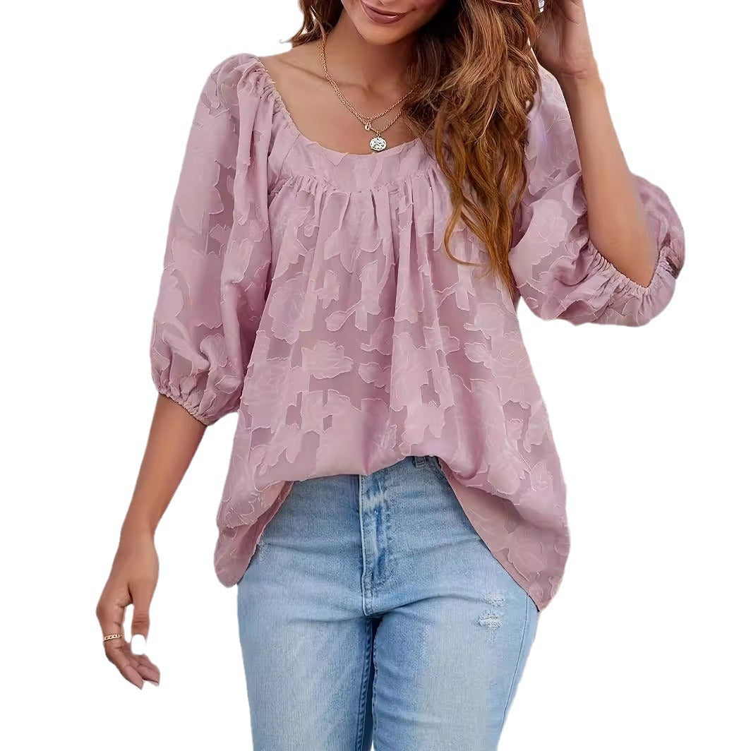 Ropa de mujer con cuello cuadrado y textura floral de encaje