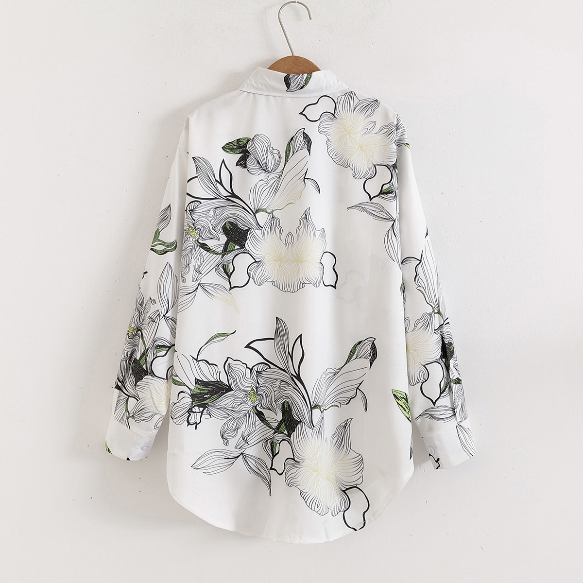 Camisa holgada de manga larga con cuello y estampado floral para mujer