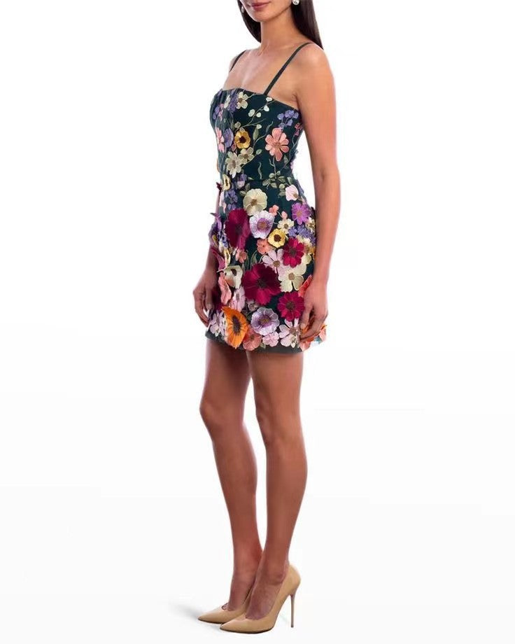 Robe courte brodée florale tridimensionnelle magnifique pour le printemps et l'été