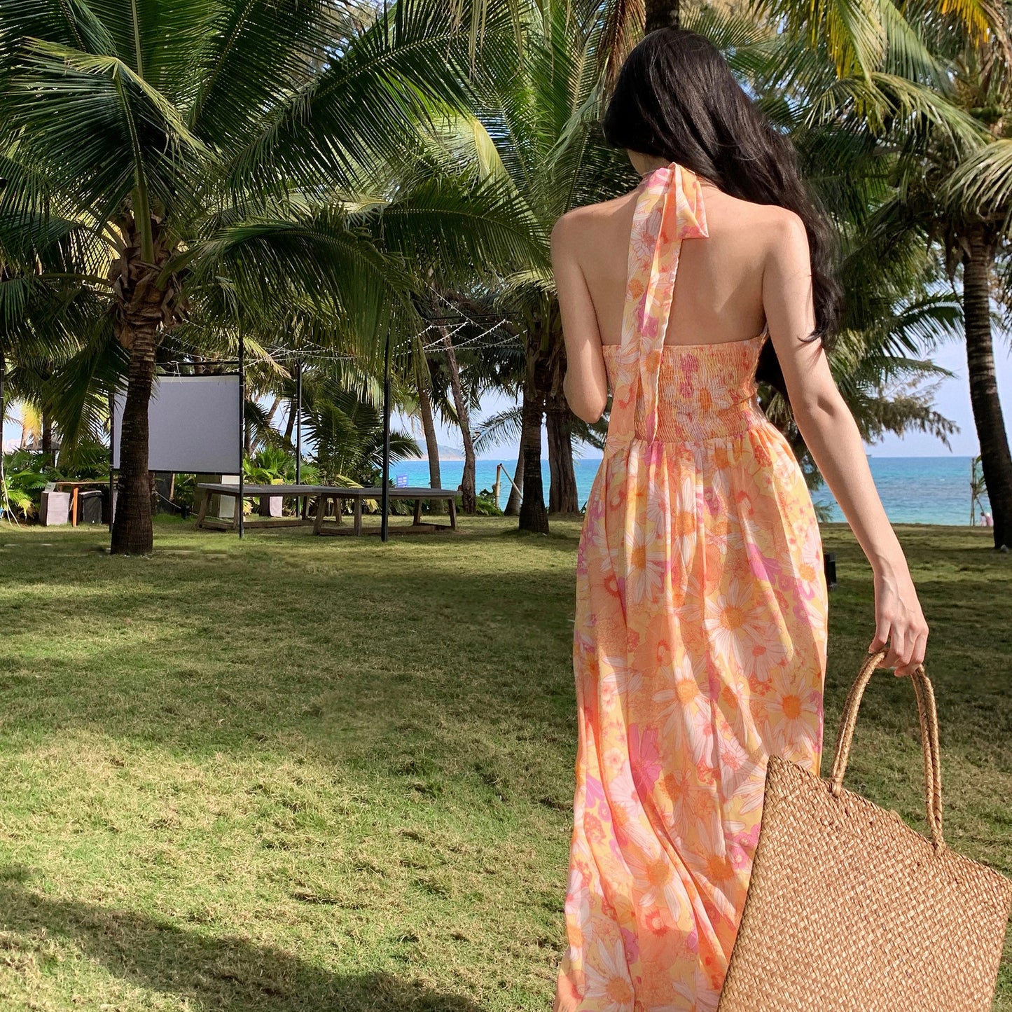 Robe de plage en bord de mer, haut tubulaire dos nu à fleurs en mousseline de soie