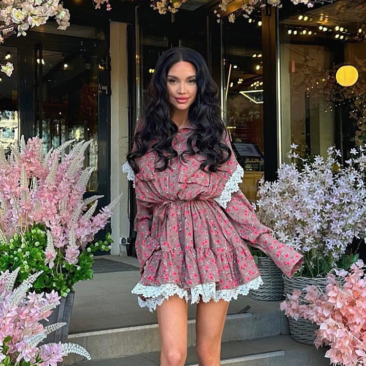 Vestido de mujer con cuello polo, manga larga, encaje y costuras florales de otoño