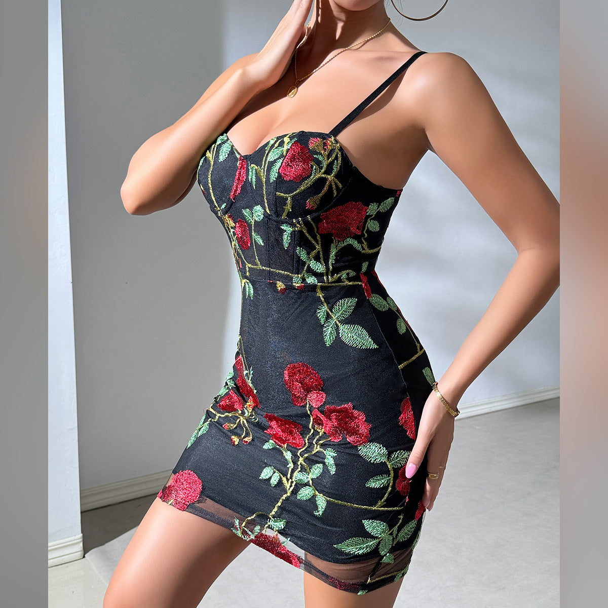 Ropa de mujer Verano Bordado hecho a mano Rosa Sexy Spaghetti Straps Corset Vestido