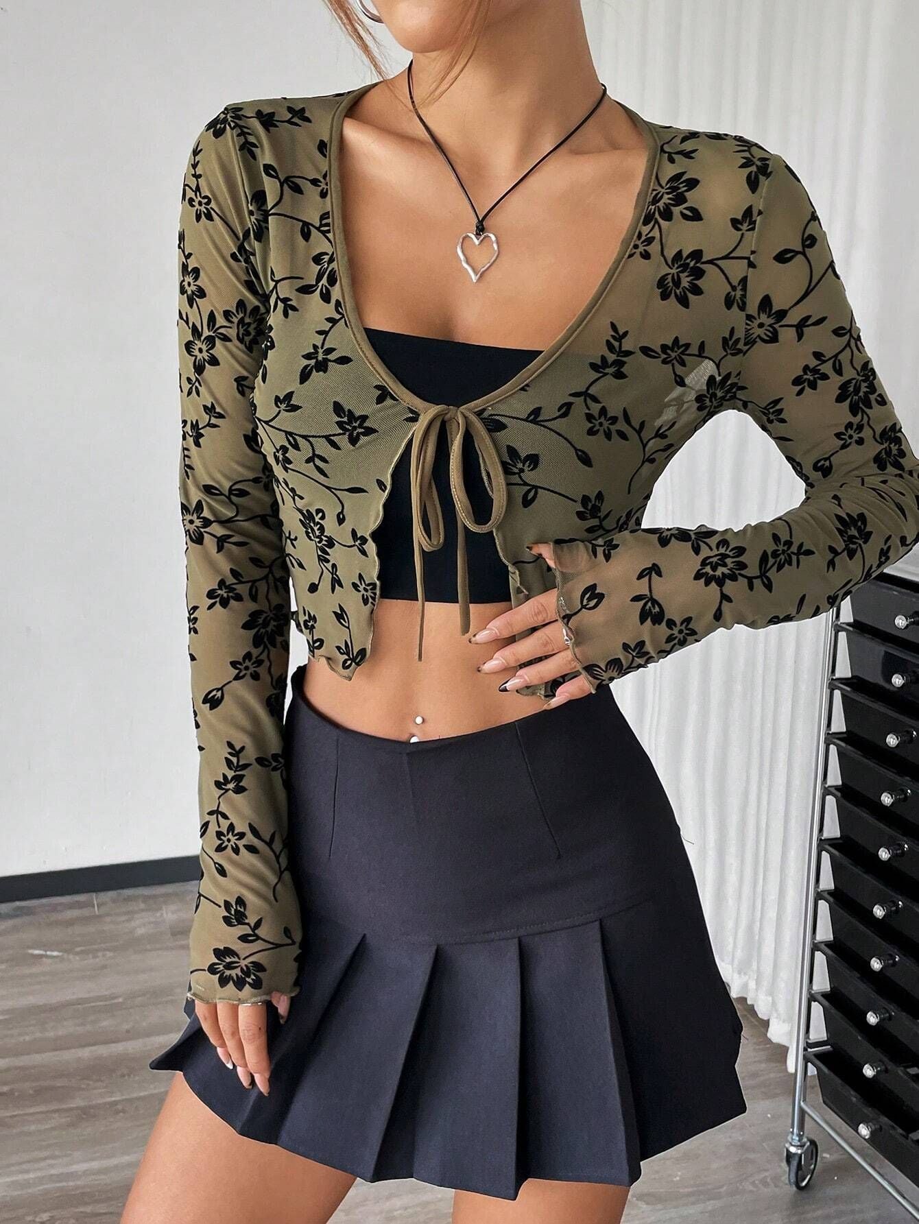 Blusa elegante de manga larga con cordones en la parte delantera y malla transparente para mujer para otoño e invierno