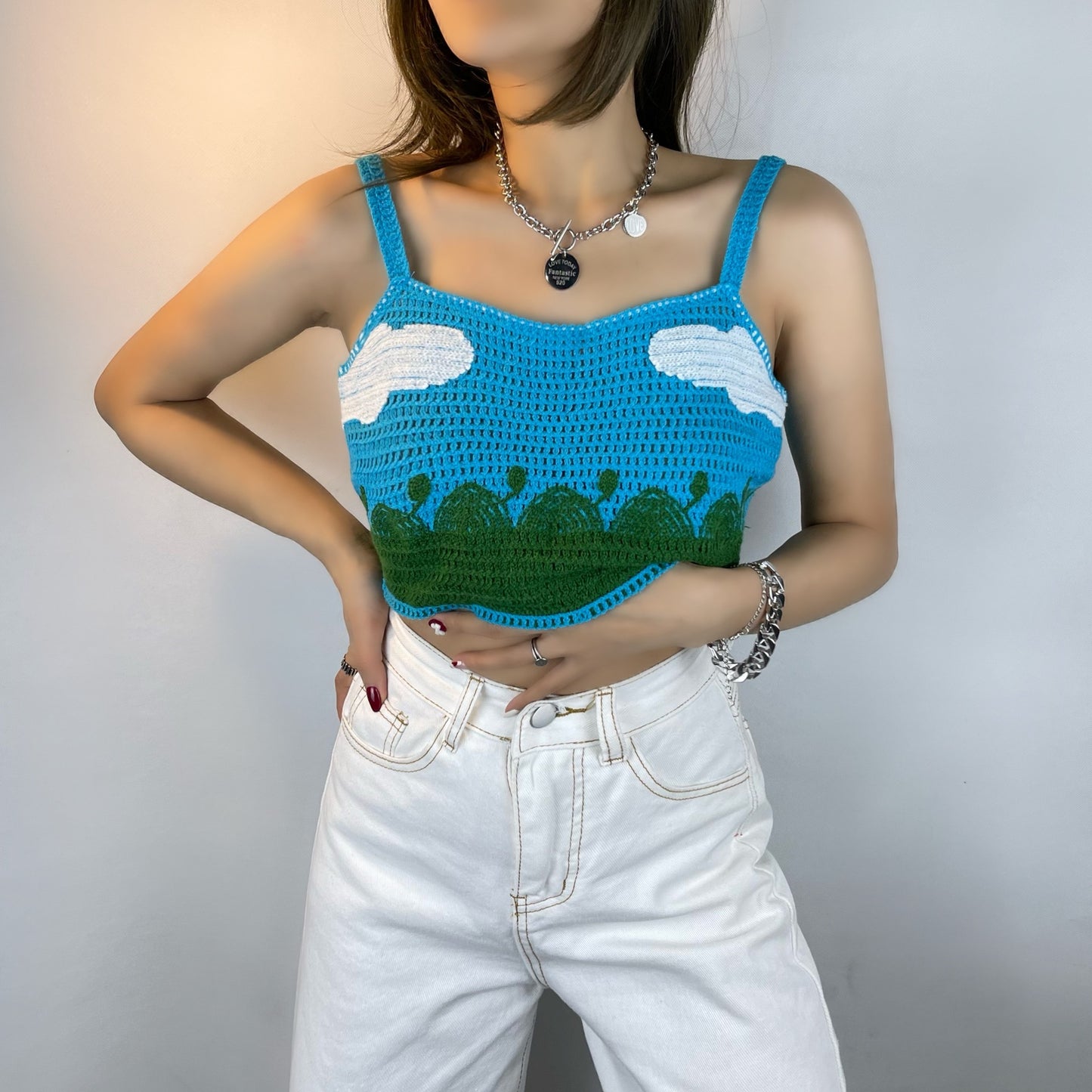 Camisola de punto con nubes azules frescas para primavera y verano, con pantalones cortos a juego expuestos