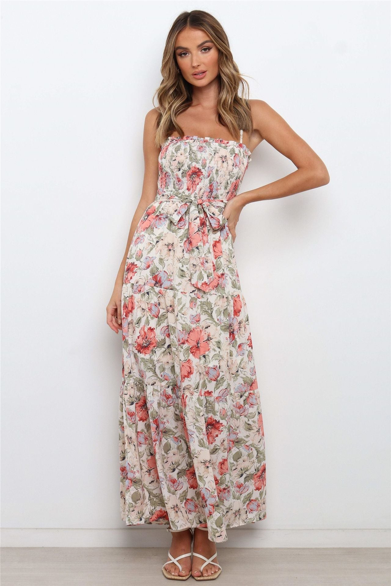 Las mujeres usan vestido camisero vestido floral sin mangas con top de tubo