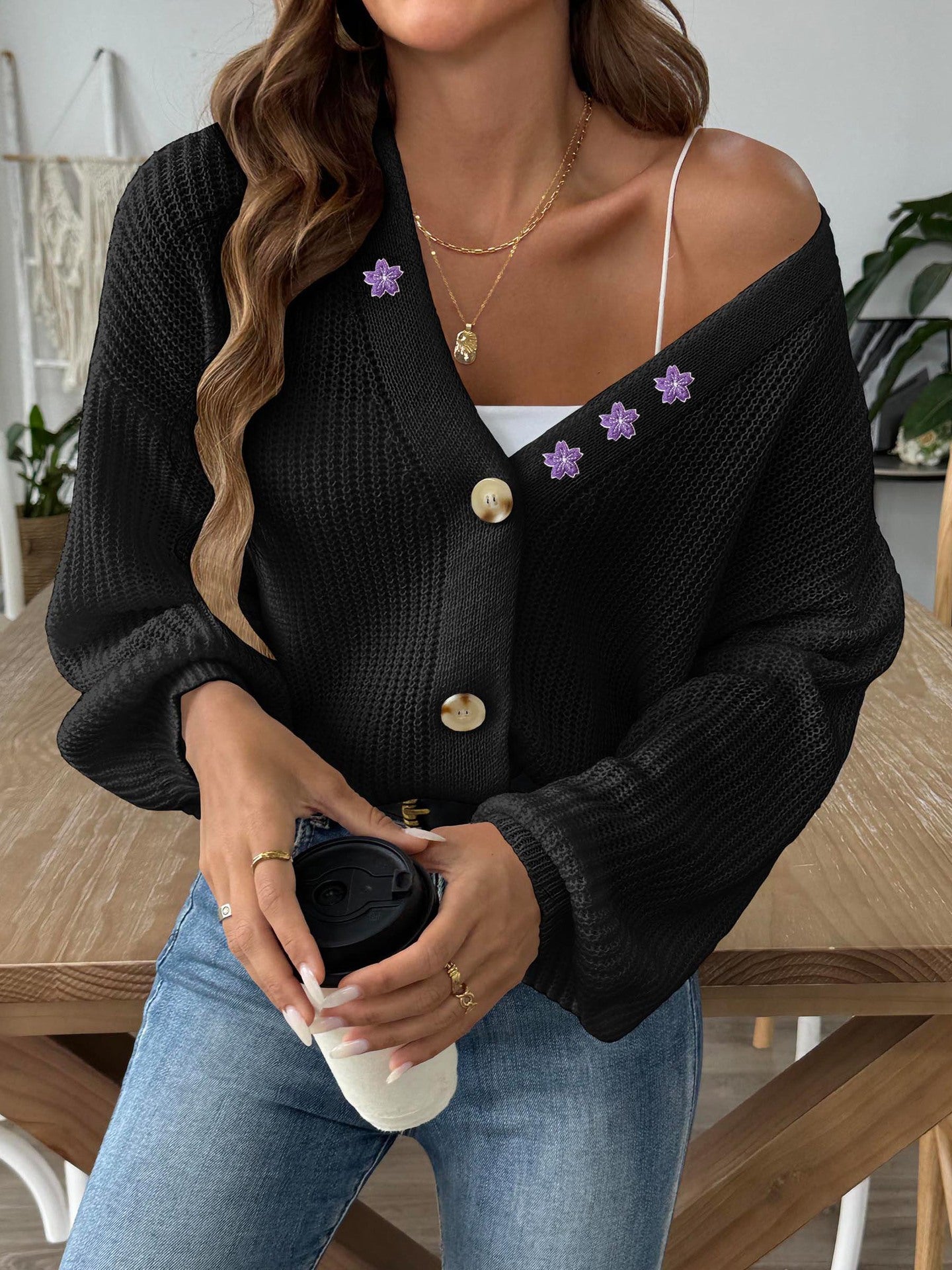 Pull Femme Vêtements Automne Hiver Broderie Florale Autocollants Bouton Court Manteau Pull Cardigan