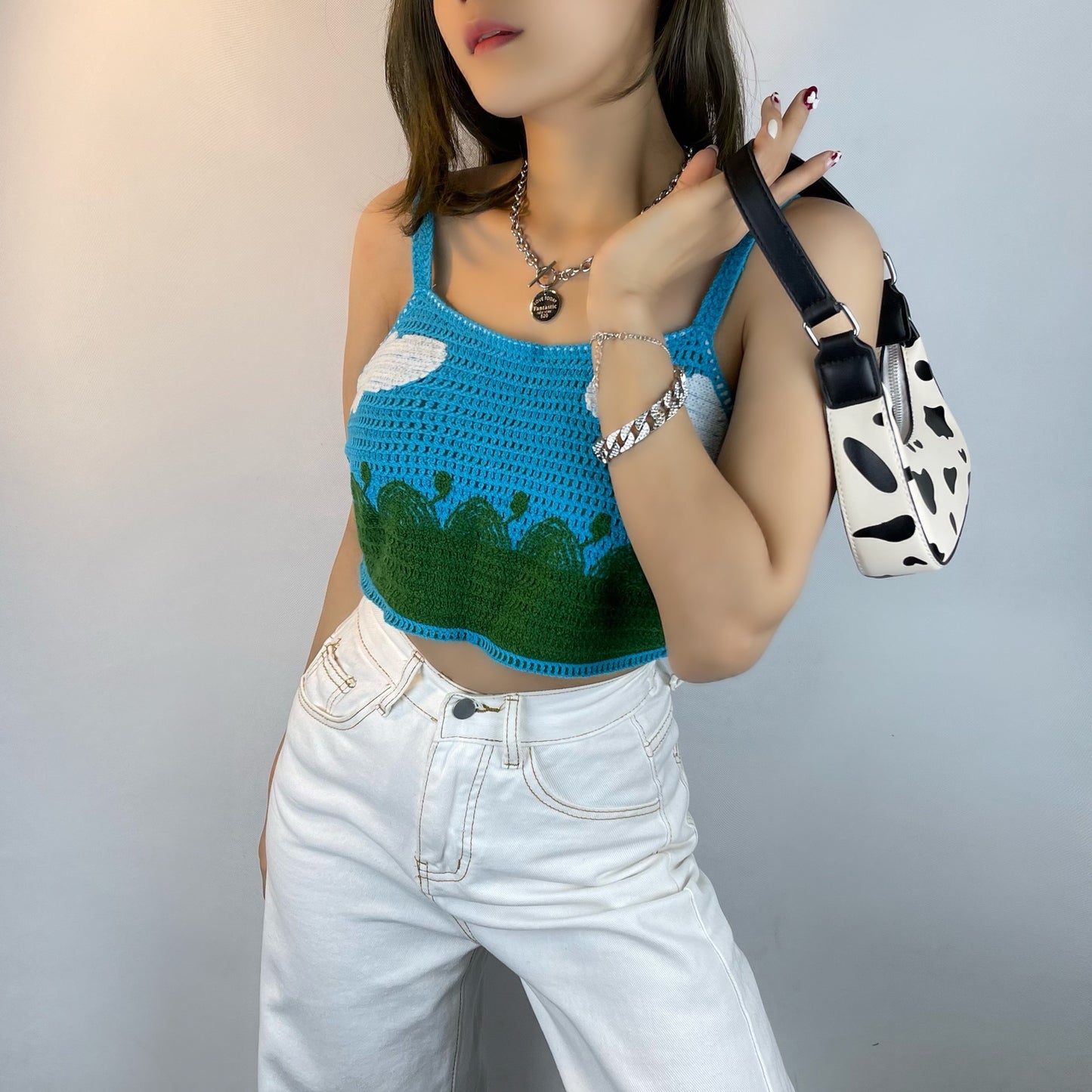 Camisola de punto con nubes azules frescas para primavera y verano, con pantalones cortos a juego expuestos