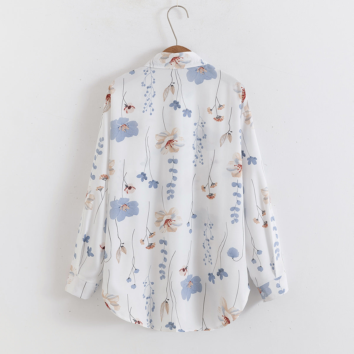 Camisa de manga larga con cuello holgado y estampado floral para mujer