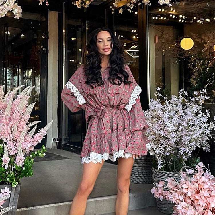 Vestido de mujer con cuello polo, manga larga, encaje y costuras florales de otoño