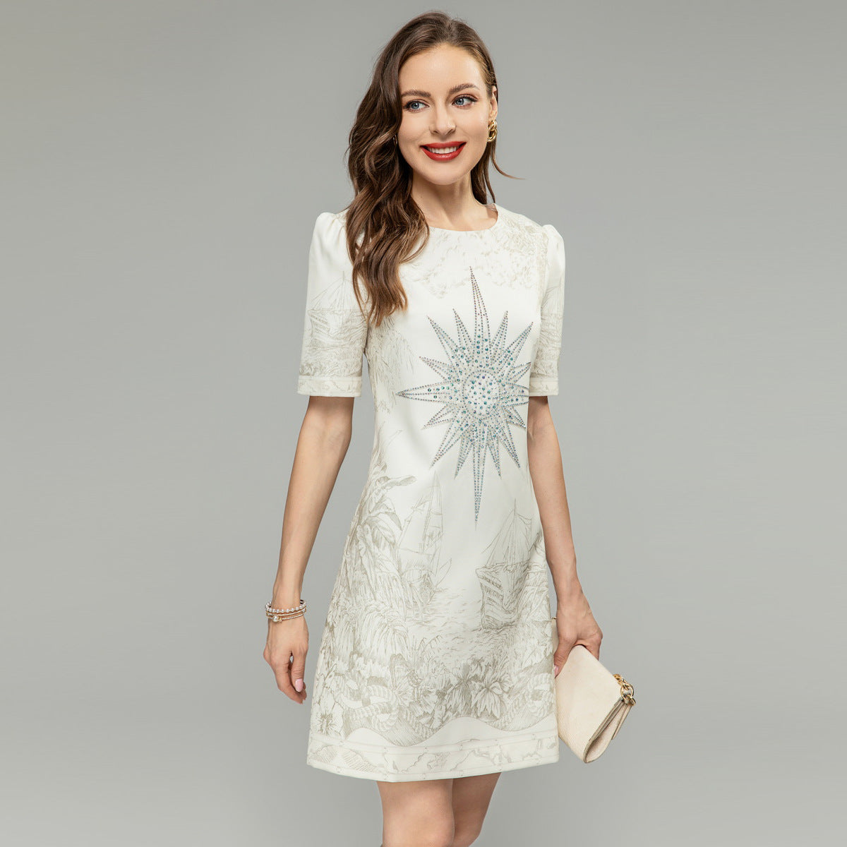 Robe de petite taille à manches courtes et taille ample