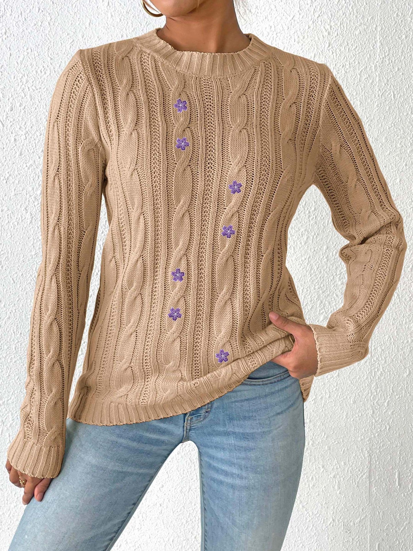 Ropa de mujer Otoño Invierno Jersey de cuello redondo Camisa de fondo Pegatinas florales bordadas Suéter tejido