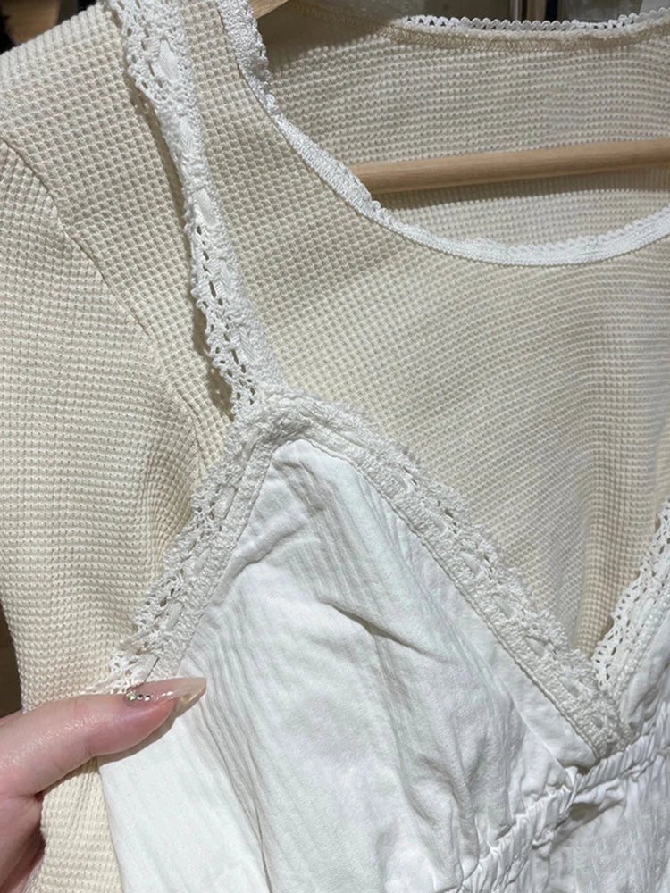 Camisetas sin mangas de encaje blanco dulce para mujer, camisetas informales bonitas sin mangas con cuello de pico, camisola de algodón ajustada, chalecos estéticos lisos Y2k Vintage 2023