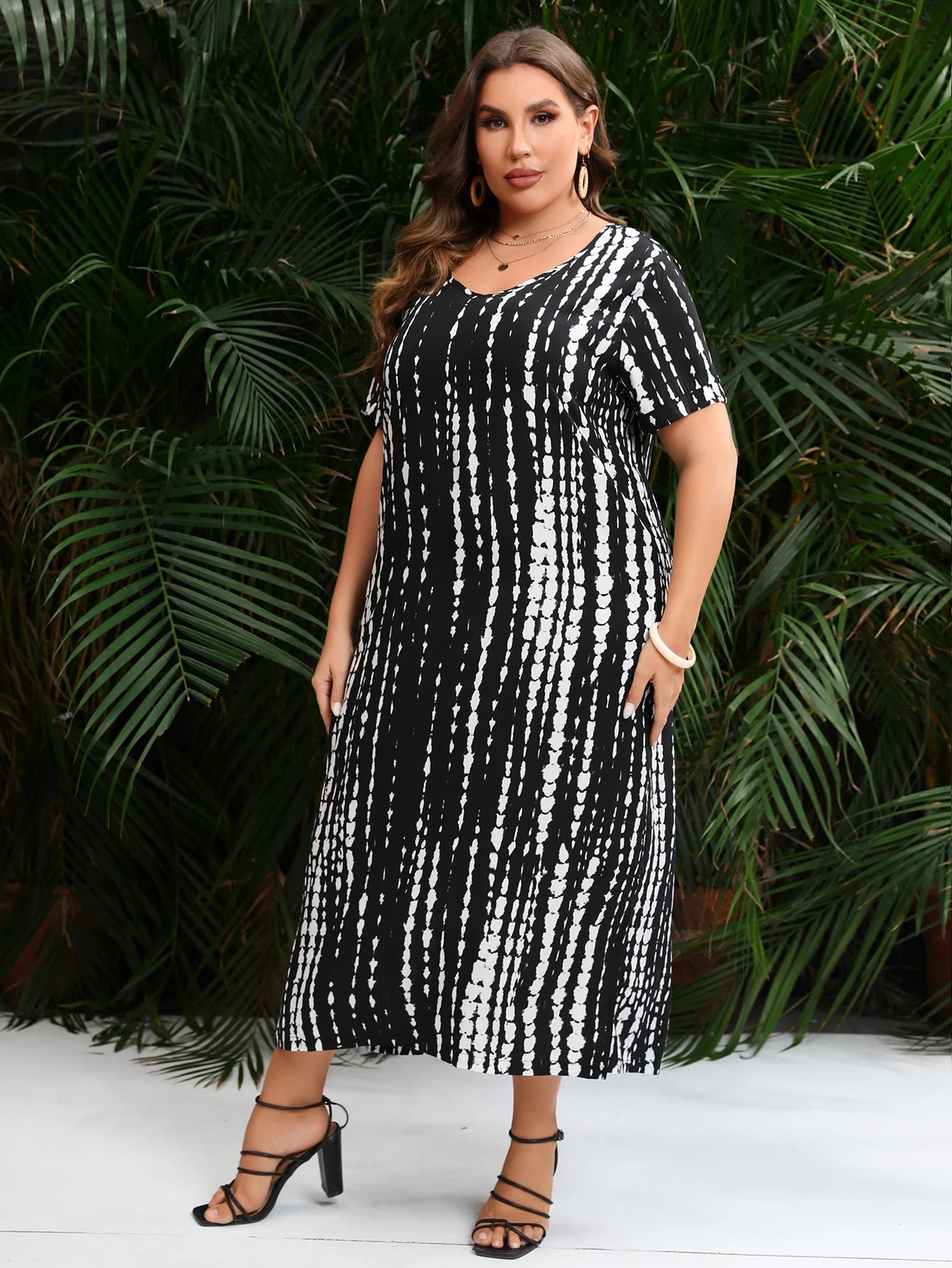 Plus Size Dress for Woman 2023 Summer V Neck Short Sleeve White Black Striped Print Casual Dress Loose Oversized Maxi Long Dress